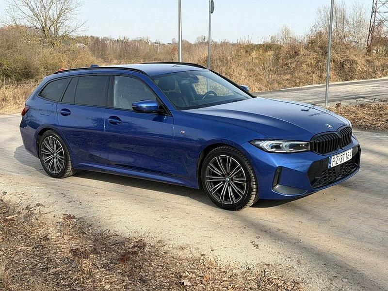 Używany BMW 320 Shadowline 190 KM (139 kW) 2023 Niebieski Kombi