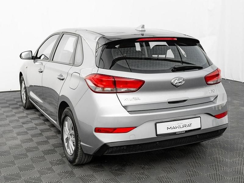 Używany Hyundai i30 Classic 110 KM (80 kW) 2022 Srebrny (metalik) Hatchback