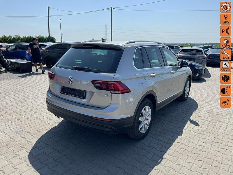 Srebrny (metalik) Używany 2017 VW Tiguan SUV | 53 900 zł - Obraz 1/4