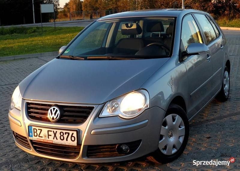 Szary Używany 2008 VW Polo Comfortline Hatchback | 12 800 zł (Uczciwa cena) - Obraz 1/4
