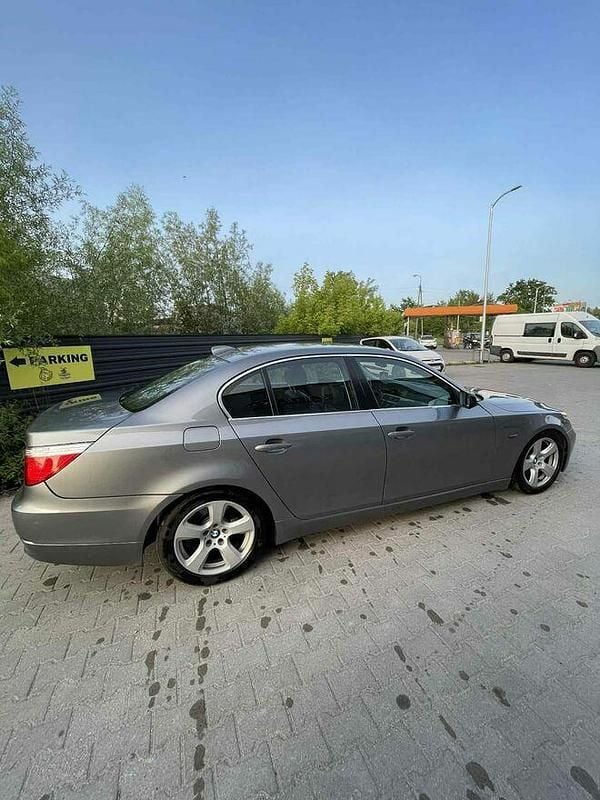 Używany BMW 523 2008 Szary Sedan/Limuzyna