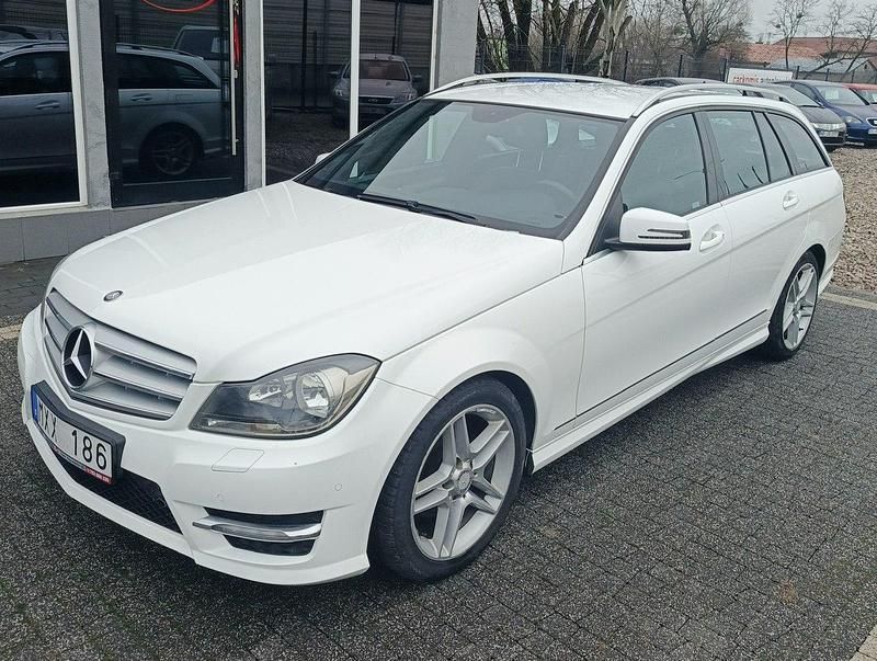 Biały Używany 2012 Mercedes C220 Kombi | 44 500 zł (Dość drogi) - Obraz 1/4