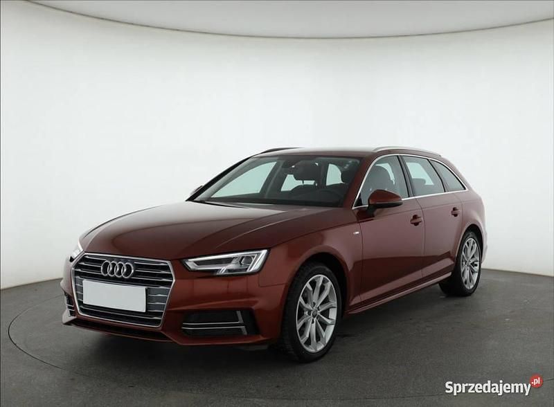 Używany Audi A4 2018 Bordowy Kombi