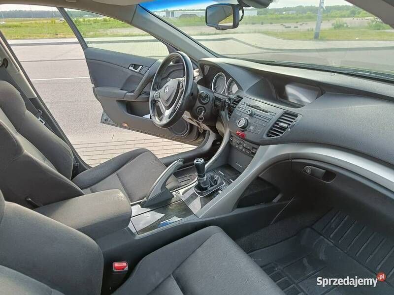 Używany Honda Accord Executive 150 KM (110 kW) 2010