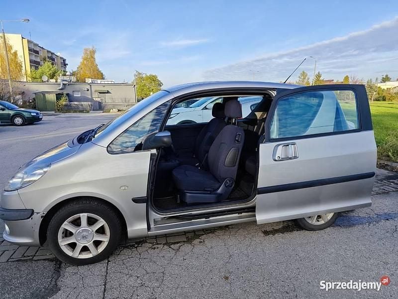 Używany Peugeot 1007 2005 Srebrny Minivan