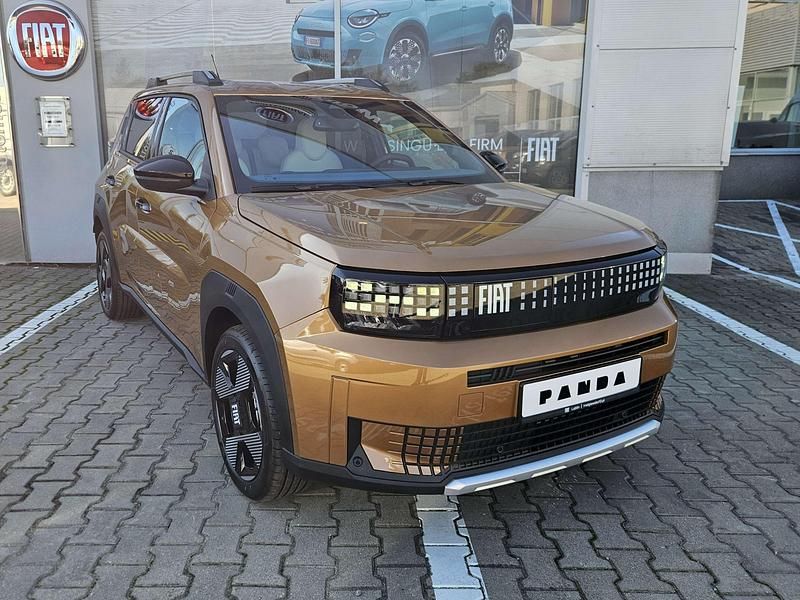 Nowe Fiat Grande Panda La Prima 83 kW (113 KM) 2025 Lakier metalizowany brazowy luna Hatchback