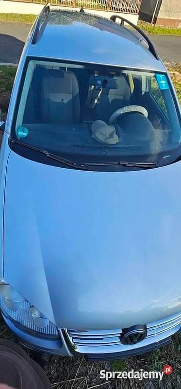 Srebrny Używany 2010 VW Golf Kombi | 15 000 zł (Uczciwa cena) - Obraz 1/4