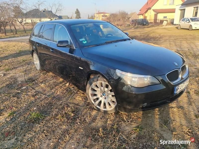 Czarny Używany 2004 BMW 525 Kombi | 16 500 zł (Uczciwa cena) - Obraz 1/4