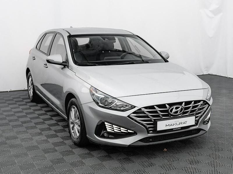 Używany Hyundai i30 110 KM (80 kW) 2022 Srebrny (metalik) Hatchback