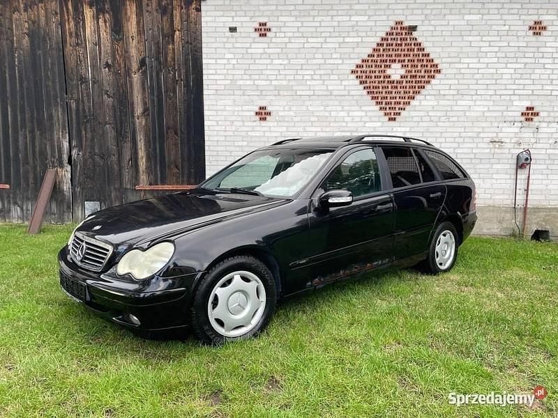 Czarny Używany 2003 Mercedes C180 Kombi | 4700 zł - Obraz 1/4