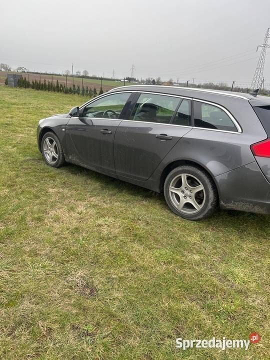 Grafitowy Używany 2011 Opel Insignia Kombi | 18 000 zł (Uczciwa cena) - Obraz 1/1