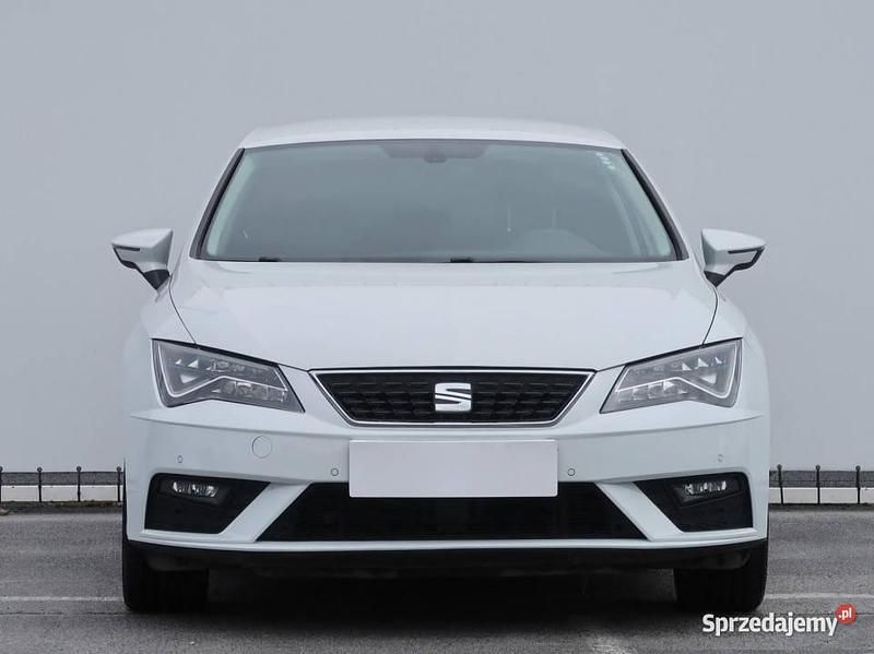 Biały Używany 2019 Seat Leon Hatchback | 44 999 zł (Uczciwa cena) - Obraz 1/4