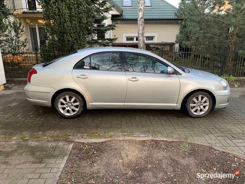 Srebrny Używany 2006 Toyota Avensis Sol Hatchback | 14 200 zł (Uczciwa cena) - Obraz 1/4