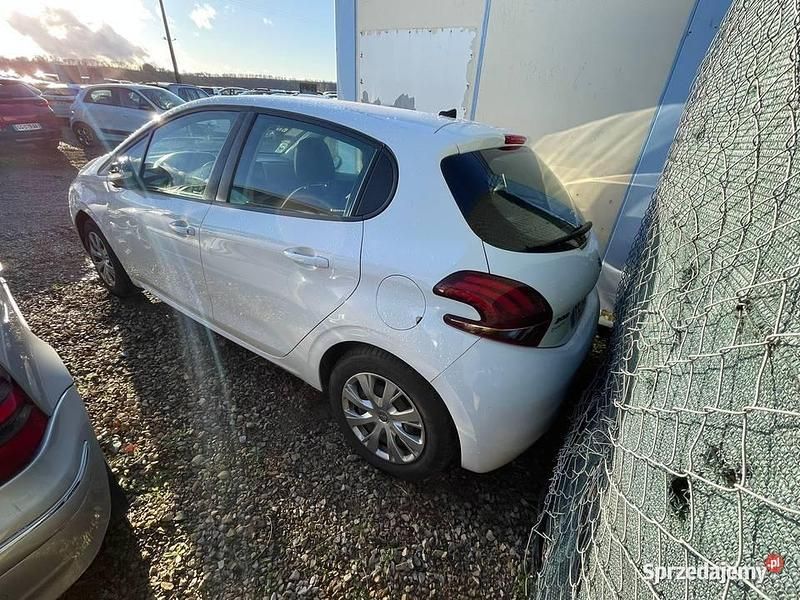 Używany Peugeot 208 Active 2019 Biały Hatchback