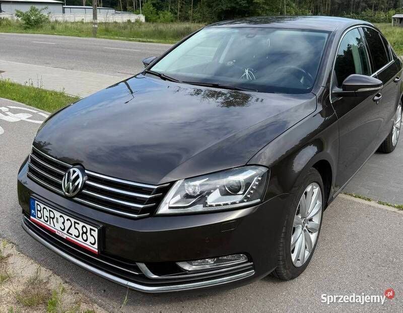 Brązowy Używany 2013 VW Passat Highline Sedan/Limuzyna | 37 500 zł (Uczciwa cena) - Obraz 1/4