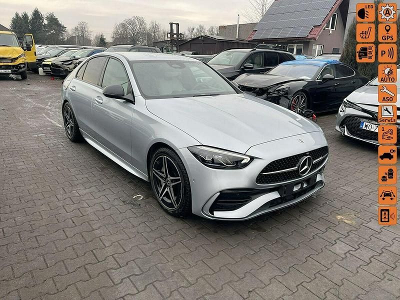 Używany Mercedes C200 AMG line 204 KM (150 kW) 2023 Srebrny (metalik) Sedan/Limuzyna