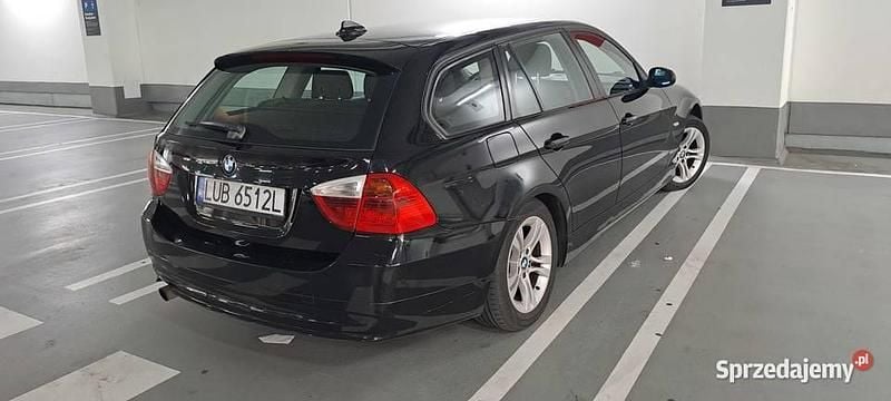 Czarny Używany 2006 BMW 318 Kombi | 10 300 zł (Dobra cena) - Obraz 1/4