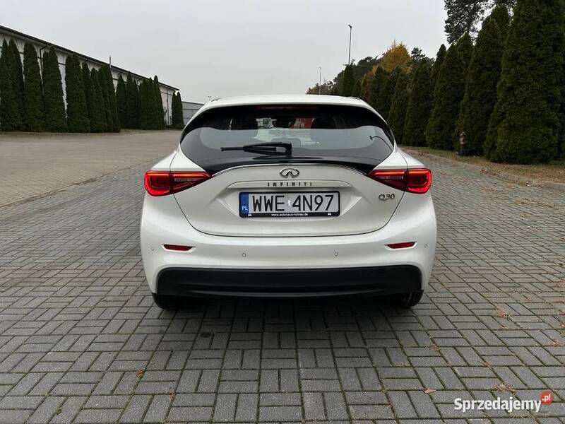 Używany 2018 Infiniti Q30 Hatchback | 51 200 zł - Obraz 1/4