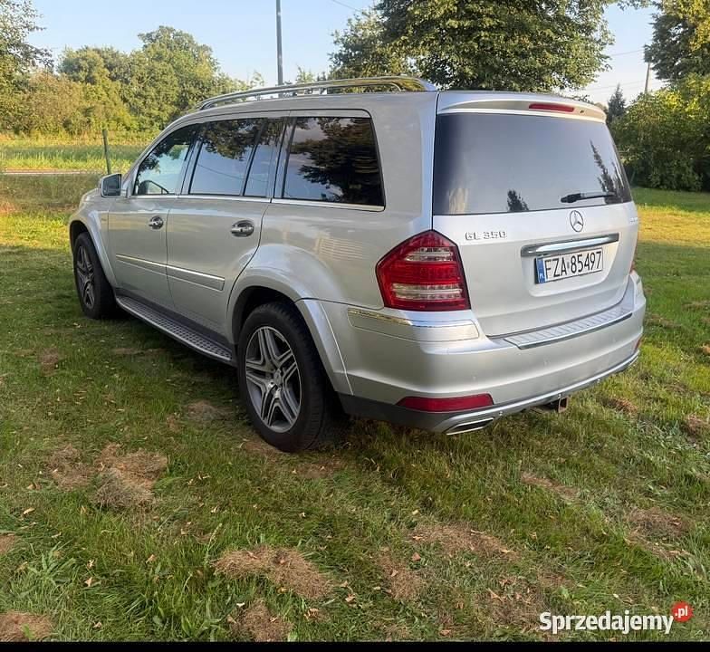 Srebrny Używany 2012 Mercedes GL350 SUV | 59 000 zł - Obraz 1/4