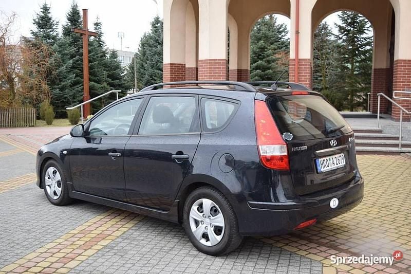 Używany Hyundai i30 2010 Czarny Kombi