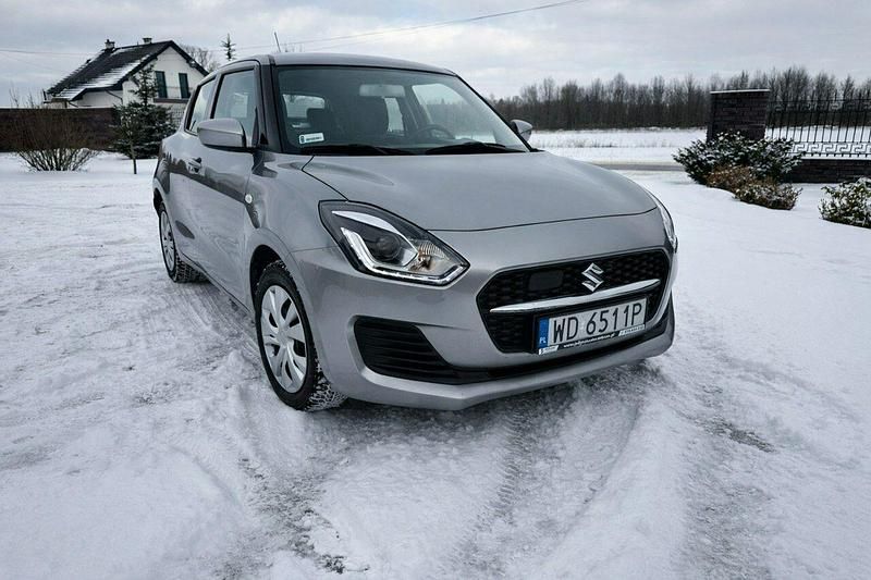 Używany Suzuki Swift 83 KM (61 kW) 2021 Srebrny Hatchback