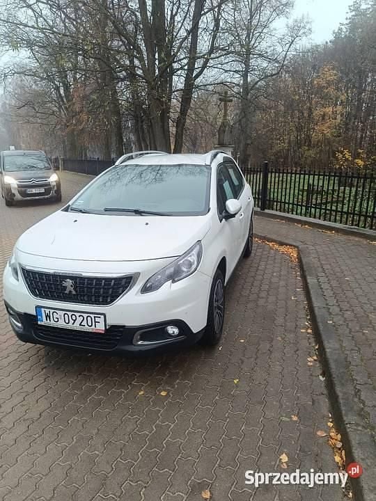 Biały Używany 2017 Peugeot 2008 SUV | 32 500 zł (Dobra cena) - Obraz 1/4