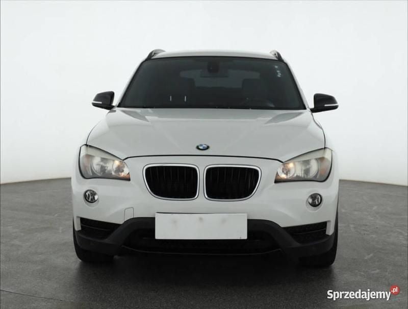 Biały Używany 2013 BMW X1 SUV | 36 999 zł (Super Cena) - Obraz 1/4