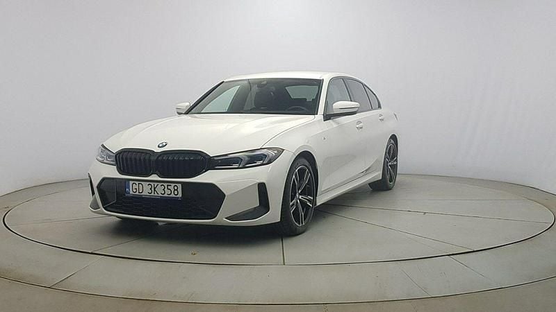Używany BMW 318 Sport Line 150 KM (110 kW) 2023 Biały Sedan/Limuzyna