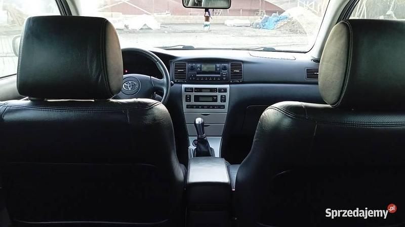 Używany Toyota Corolla 2002 Szary Hatchback
