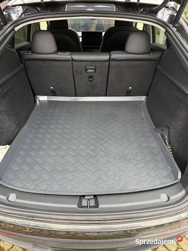 Używany Tesla Model Y 300 kW (408 KM) 2025 SUV