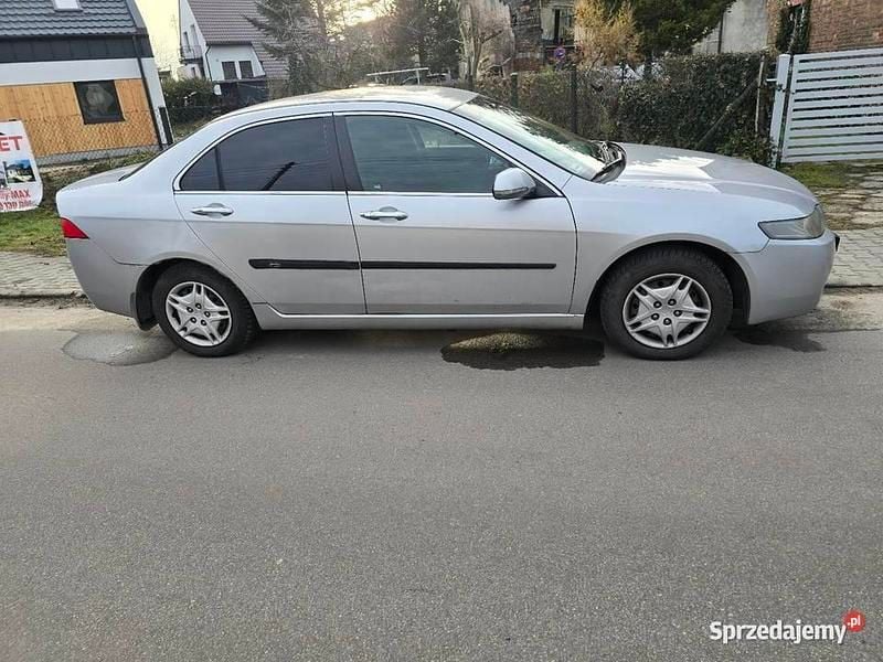 Używany Honda Accord 2005 Srebrny Sedan/Limuzyna