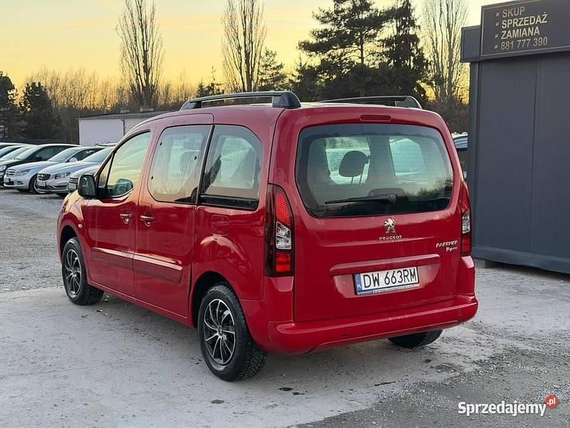 Używany Peugeot Partner 2012 Czerwony Minivan