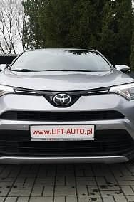 Używany Toyota RAV4 143 KM (105 kW) 2017 Srebrny (metalik) SUV