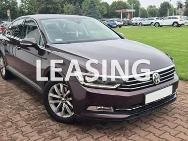 Bordowy Używany 2016 VW Passat Sedan/Limuzyna | 53 800 zł (Uczciwa cena) - Obraz 1/4