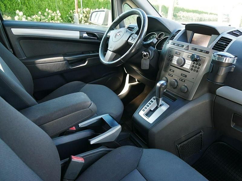 Używany Opel Zafira Edition 120 KM (88 kW) 2007 Szary Minivan