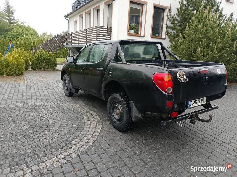 Czarny Używany 2008 Mitsubishi L200 Pickup | 35 999 zł - Obraz 1/4