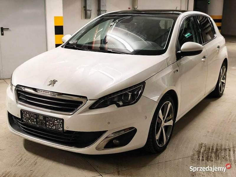 Biały Używany 2015 Peugeot 308 Hatchback | 29 900 zł (Uczciwa cena) - Obraz 1/4