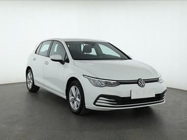 Biały Używany 2021 VW Golf VIII Hatchback | 61 499 zł (Uczciwa cena) - Obraz 1/4