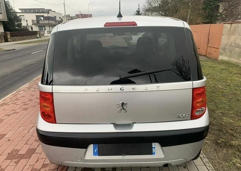 Używany Peugeot 1007 2006 Srebrny Minivan
