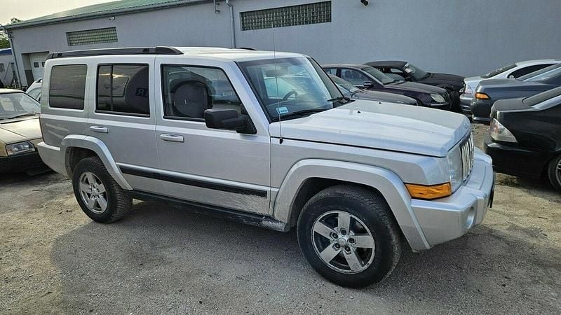 Żółtozłoty Używany 2008 Jeep Commander SUV | 36 900 zł - Obraz 1/4