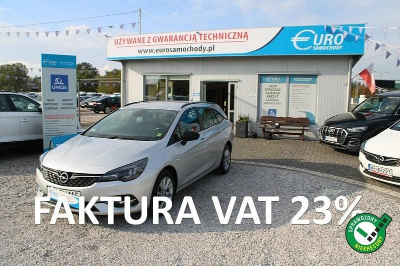 Srebrny (metalik) Używany 2021 Opel Astra Kombi | 32 439 zł (Super Cena) - Obraz 1/4