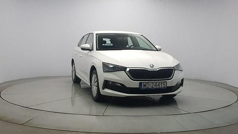 Używany Skoda Scala Active 110 KM (80 kW) 2021 Biały Hatchback