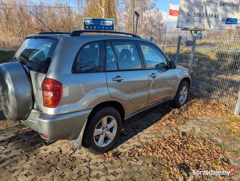 Używany Toyota RAV4 116 KM (85 kW) 2005 Szary SUV