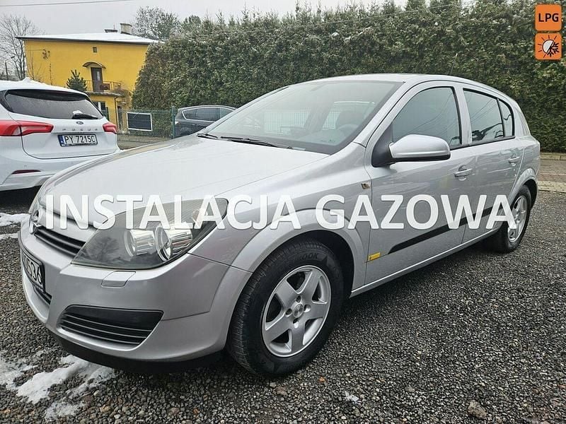 Srebrny Używany 2004 Opel Astra Hatchback | 7300 zł (Uczciwa cena) - Obraz 1/4
