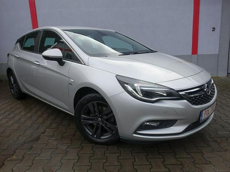 Używany Opel Astra 125 KM (91 kW) 2019 Srebrny Hatchback