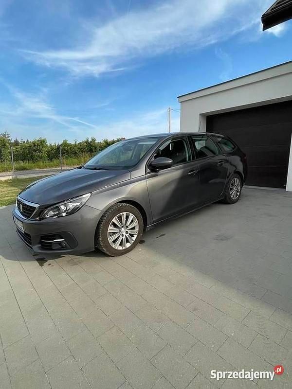 Używany Peugeot 308 2019 Srebrny Kombi