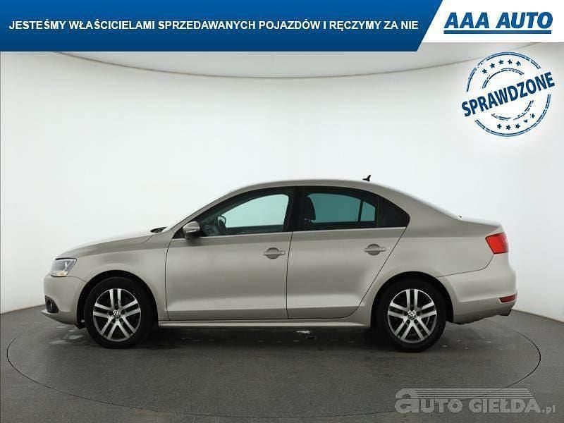 Używany VW Jetta 2014 Beżowy Sedan/Limuzyna