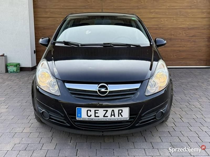 Czarny Używany 2010 Opel Corsa Hatchback | 14 600 zł (Uczciwa cena) - Obraz 1/4