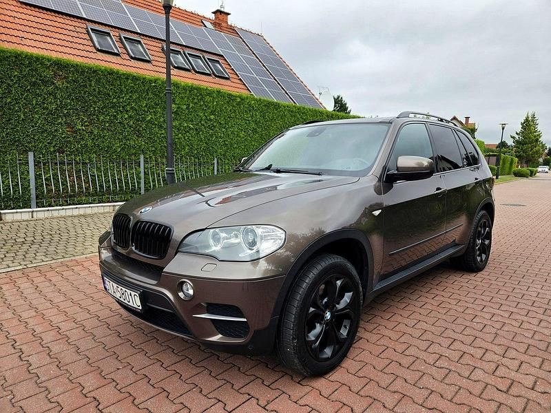 Brązowy (metalik) Używany 2012 BMW X5 SUV | 64 900 zł (Uczciwa cena) - Obraz 1/4