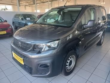 Szary Używany 2022 Peugeot Partner Premium Minivan | 69 900 zł (Dość drogi) - Obraz 1/4